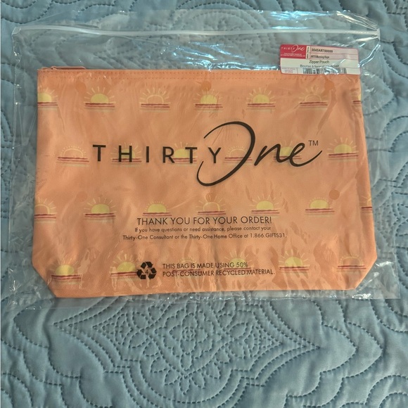 NWT Thirty-one Zipper Pouch - Picture 2 of 4